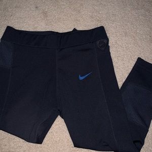 NIKE CAPRI leggings NEW